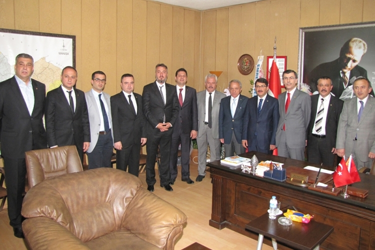 Odamızdan Şehzadeler Belediye Başkanı Ömer Faruk Çelik’e Tebrik Ziyareti