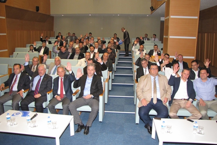 Yeni Bina da İlk Meclis